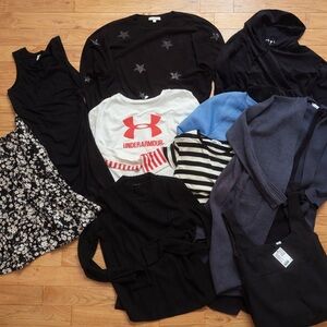 Minimal, versatile 9-piece clothing bundle perfect for everyday